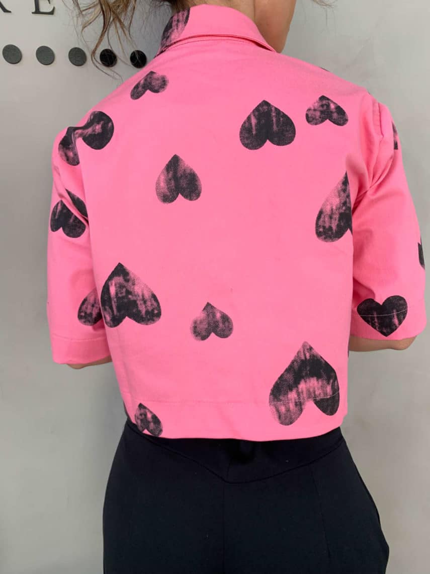 lavinnystore jaqueta manga curta estampa coracoes rosa 1