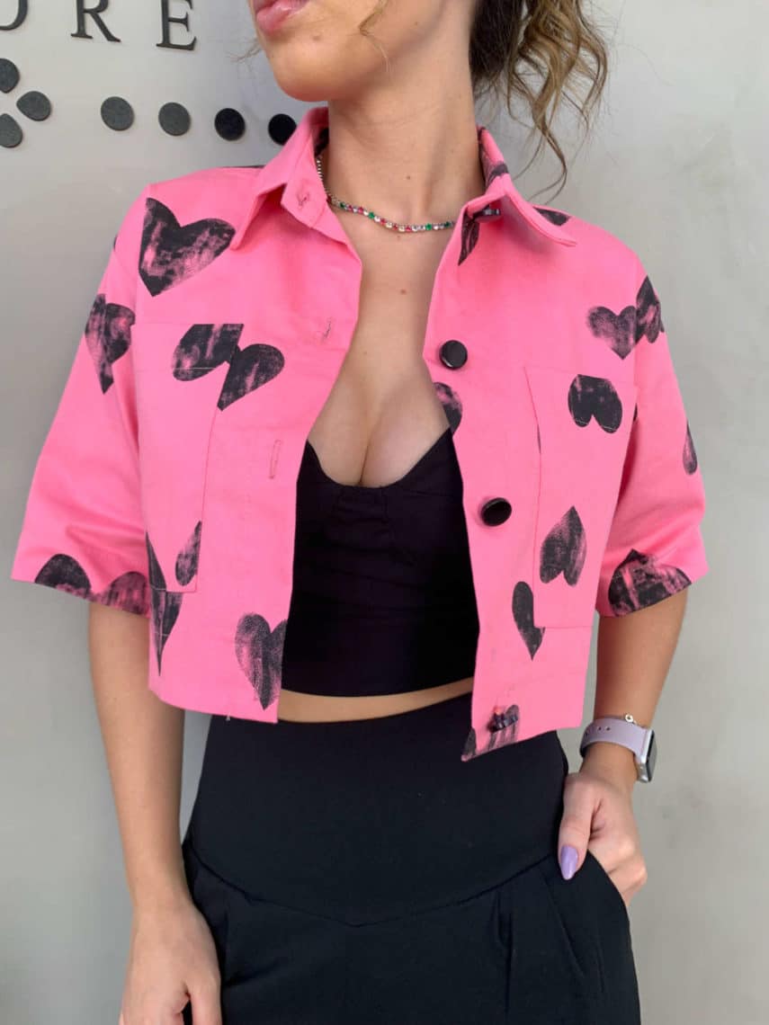 lavinnystore jaqueta manga curta estampa coracoes rosa
