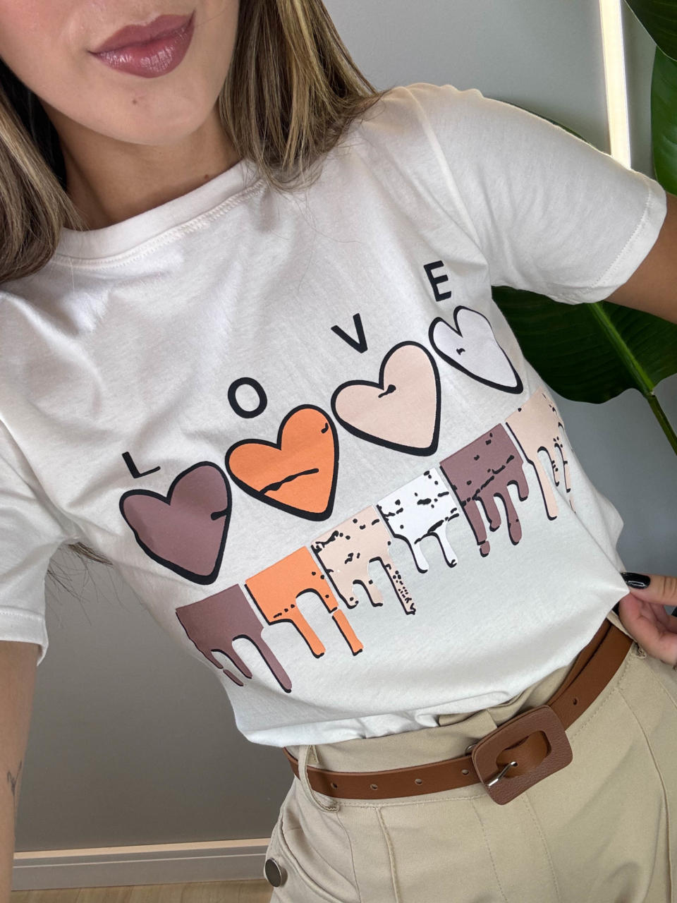 T-shirt manguinha gola redonda love corações nude & off white – Lavinny  Store