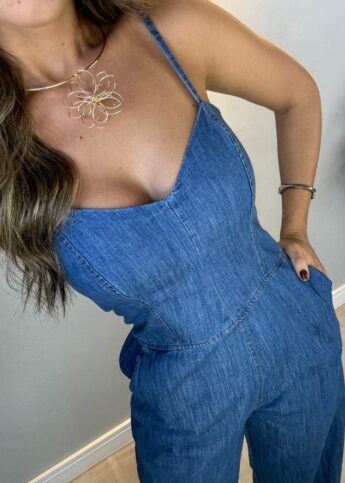 Macacão jeans denim wide leg alcinha decote coração lastex vincos - Lavinny Store