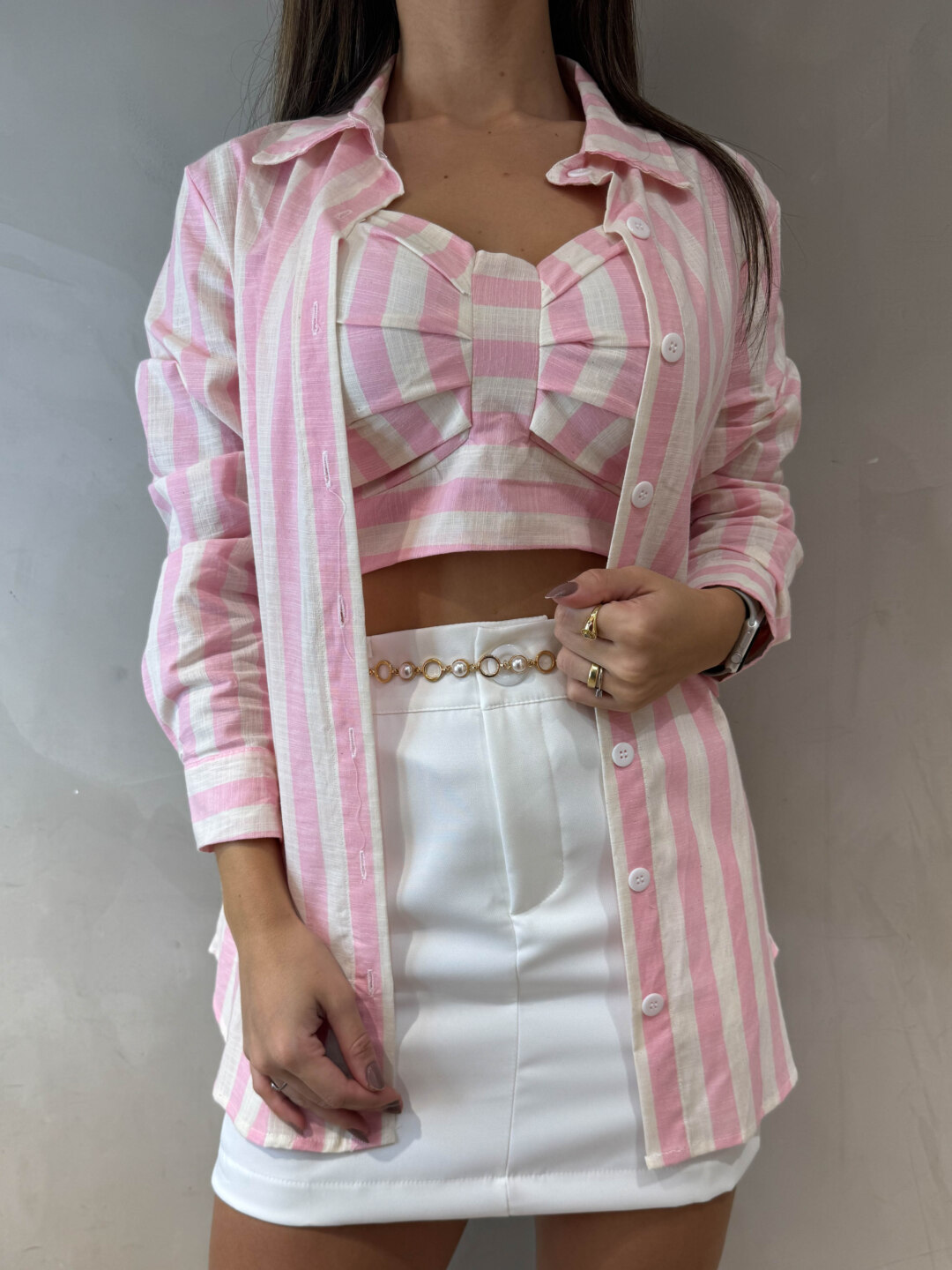 Conjunto cropped lastex alcinha e camisa viscolinho manga